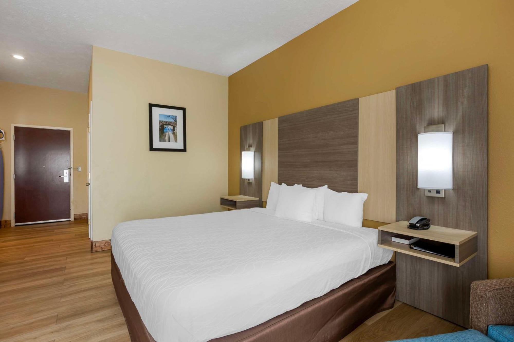 Best Western Plus Springfield Airport Inn Екстер'єр фото