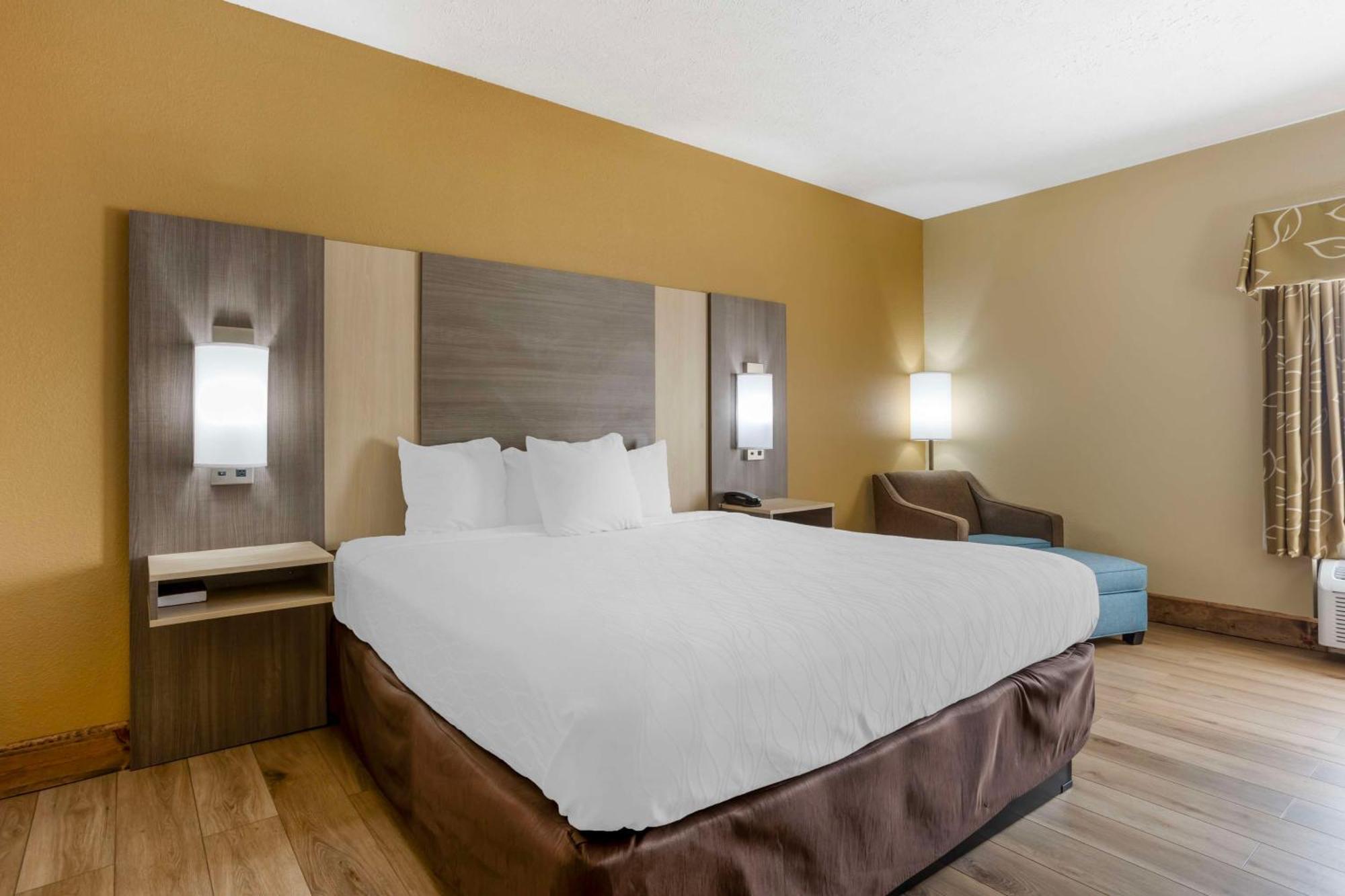 Best Western Plus Springfield Airport Inn Екстер'єр фото