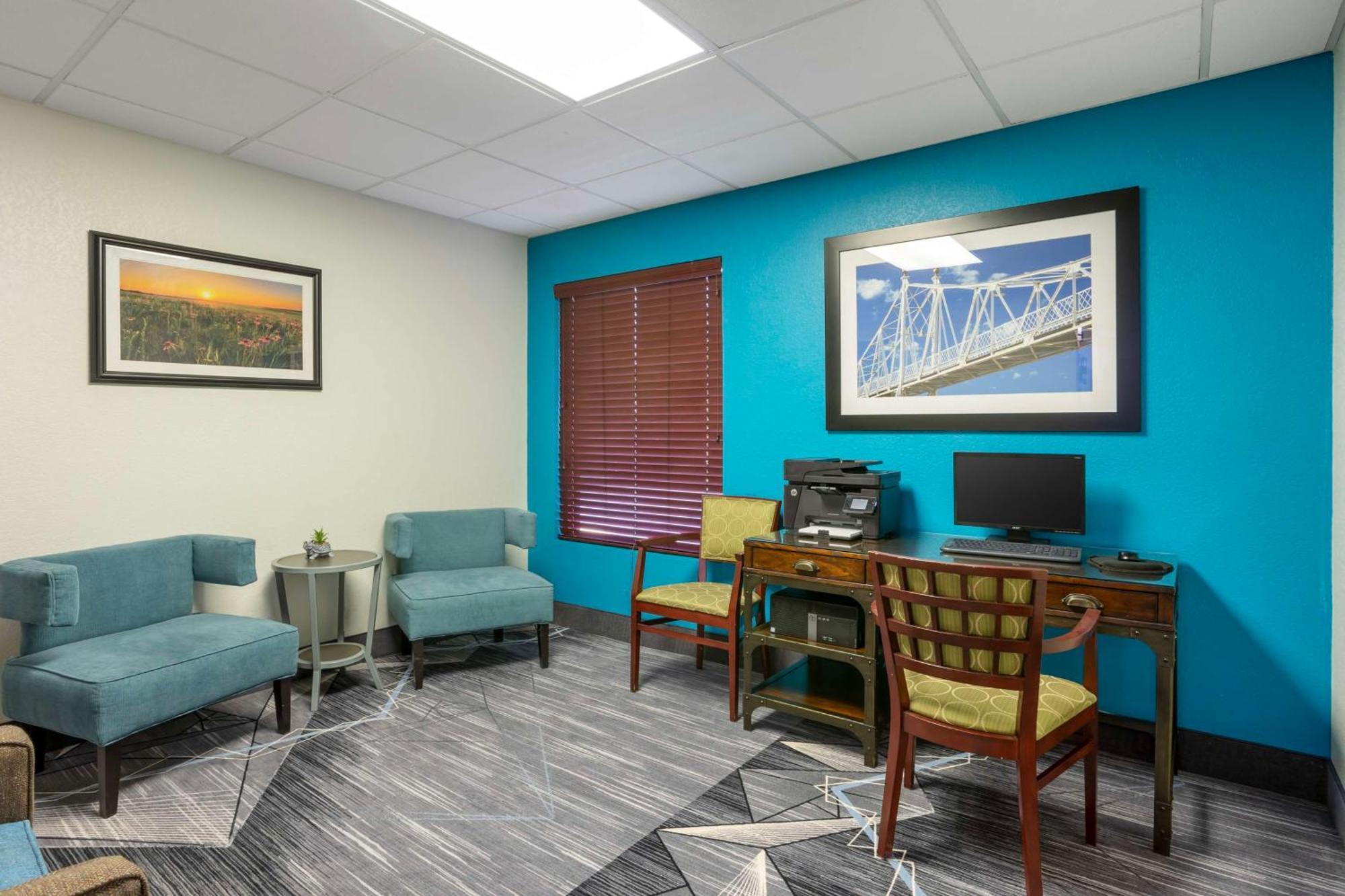 Best Western Plus Springfield Airport Inn Екстер'єр фото