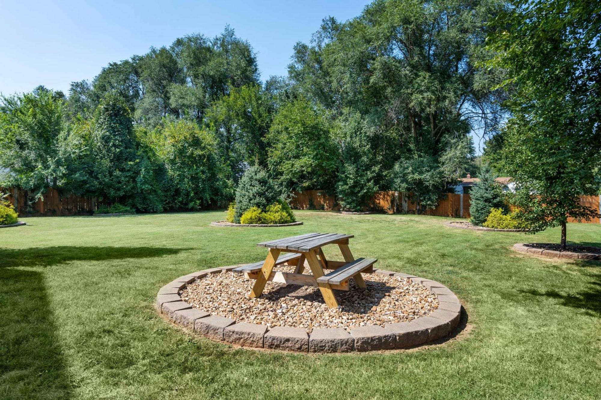 Best Western Plus Springfield Airport Inn Екстер'єр фото