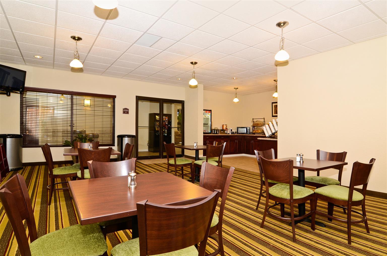 Best Western Plus Springfield Airport Inn Ресторан фото