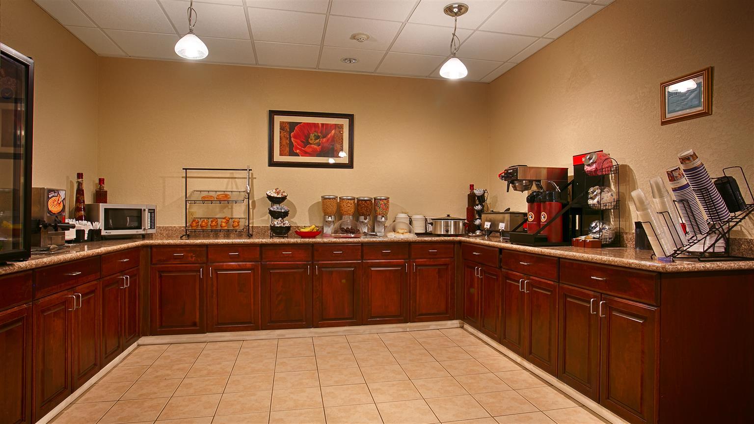 Best Western Plus Springfield Airport Inn Екстер'єр фото