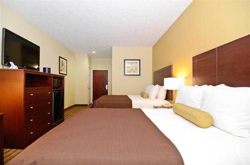 Best Western Plus Springfield Airport Inn Екстер'єр фото